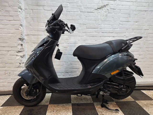 Piaggio zip 45 km bromscooter 4takt - afbeelding 1 van  7