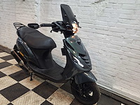 Piaggio zip 45 km bromscooter 4takt - afbeelding 6 van  7
