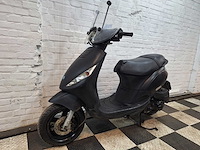 Piaggio zip 45 km bromscooter 4takt - afbeelding 2 van  7