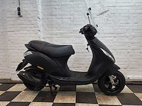 Piaggio zip 45 km bromscooter 4takt - afbeelding 6 van  7