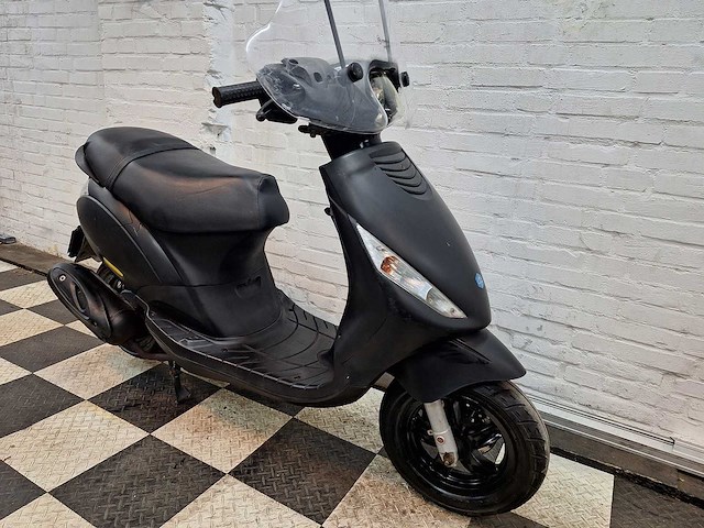 Piaggio zip 45 km bromscooter 4takt - afbeelding 7 van  7