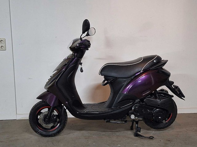 Piaggio zip 45 km bromscooter 4takt - afbeelding 1 van  4