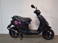 Piaggio zip 45 km bromscooter 4takt - afbeelding 6 van  7