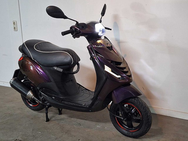 Piaggio zip 45 km bromscooter 4takt - afbeelding 7 van  7