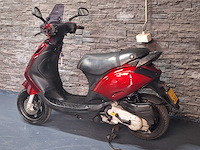 Piaggio zip 45km bromscooter 4-takt - afbeelding 3 van  7