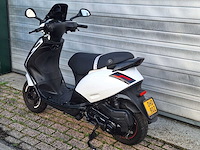 Piaggio zip 45km bromscooter 4-takt - afbeelding 3 van  7
