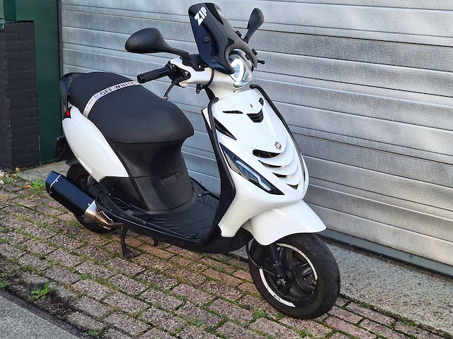 Piaggio zip 45km bromscooter 4-takt - afbeelding 6 van  7