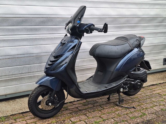 Piaggio zip 45km bromscooter 4-takt - afbeelding 2 van  5