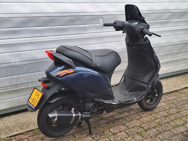 Piaggio zip 45km bromscooter 4-takt - afbeelding 5 van  5