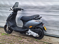 Piaggio zip 45km bromscooter 4-takt - afbeelding 3 van  7