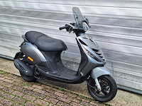 Piaggio zip 45km bromscooter 4-takt - afbeelding 5 van  7