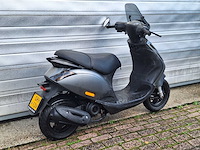 Piaggio zip 45km bromscooter 4-takt - afbeelding 6 van  7