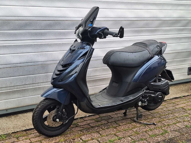 Piaggio zip 45km bromscooter 4-takt - afbeelding 2 van  7