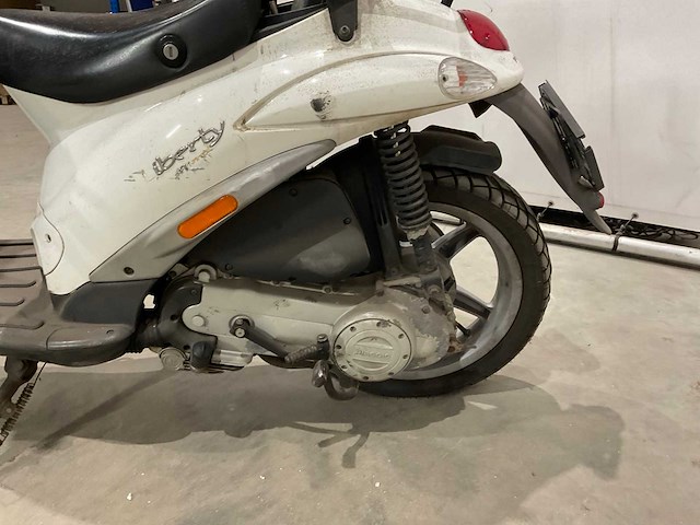 Piaggo - liberty - scooter - afbeelding 12 van  13