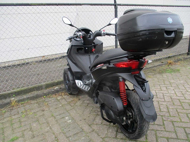 Piagio mp3 300 hpe - driewieler motorscooter - sport - motorfiets - afbeelding 6 van  15