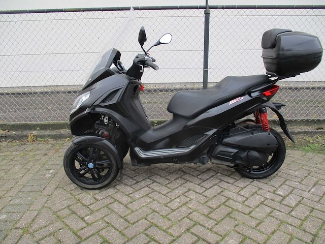 Piagio mp3 300 hpe - driewieler motorscooter - sport - motorfiets - afbeelding 1 van  15