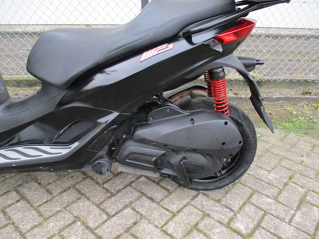 Piagio mp3 300 hpe - driewieler motorscooter - sport - motorfiets - afbeelding 8 van  15