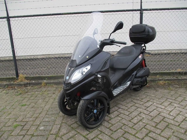 Piagio mp3 300 hpe - driewieler motorscooter - sport - motorfiets - afbeelding 10 van  15