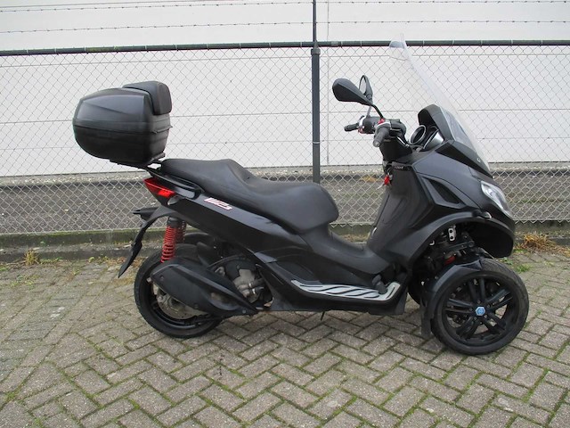 Piagio mp3 300 hpe - driewieler motorscooter - sport - motorfiets - afbeelding 14 van  15
