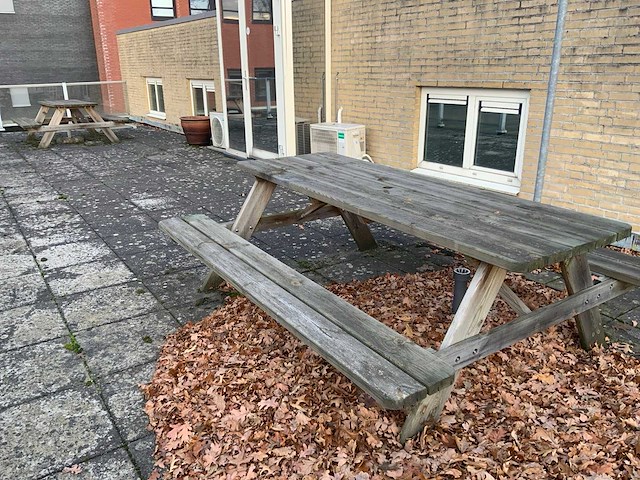 Picknickbank met parasol en kussens (2x) - afbeelding 1 van  15