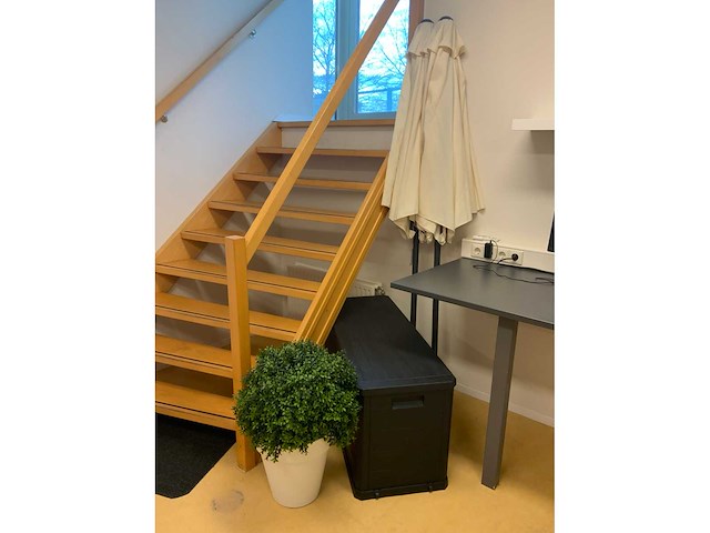 Picknickbank met parasol en kussens (2x) - afbeelding 9 van  15