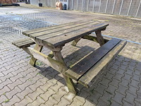 Picknicktafel met tuinhuisje - afbeelding 2 van  11