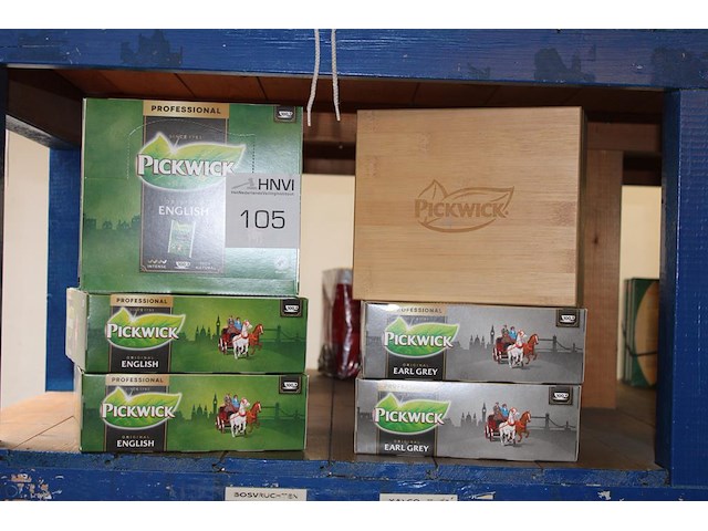 Pickwick thee en theedoos. ca. 500 zakjes. - afbeelding 1 van  2