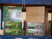 Pickwick thee en theedoos. ca. 500 zakjes. - afbeelding 1 van  2