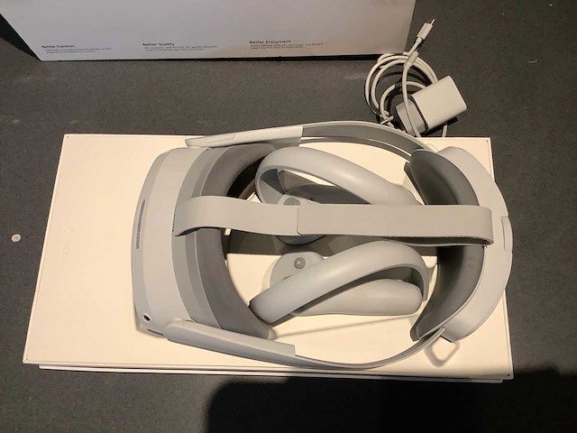 Pico 4 vr-bril - afbeelding 1 van  2