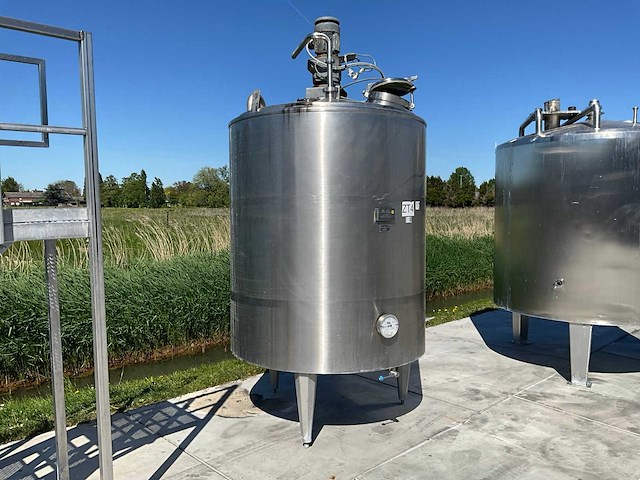 Pierre guerin technologies ct 2000 l roestvrijstalen tank met agitator - afbeelding 1 van  9