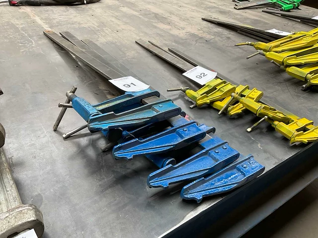 Piher lijmklemmen (4x) - afbeelding 1 van  3