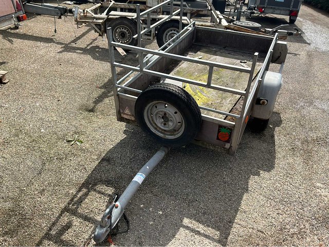 Pijnappel aanhangwagen - afbeelding 1 van  14