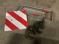 Pijpensnijders, traptrede en verkeerdersbord - afbeelding 1 van  4