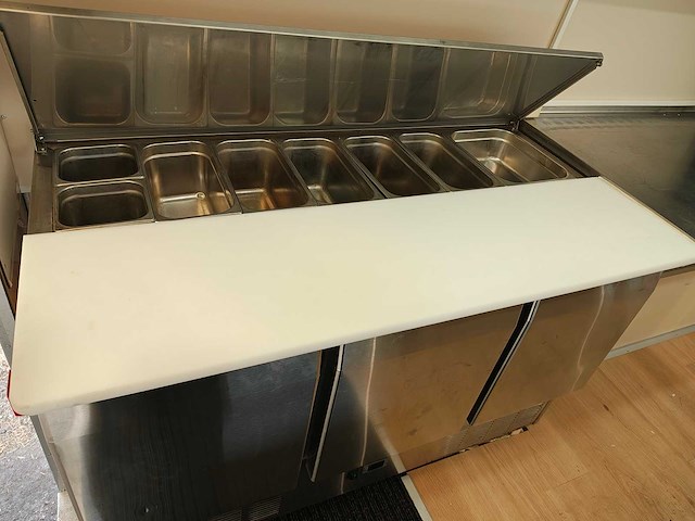 Pijpops - 2000 - apg5500f - foodtruck - afbeelding 2 van  49