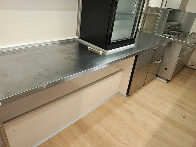 Pijpops - 2000 - apg5500f - foodtruck - afbeelding 3 van  49