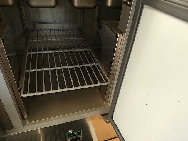 Pijpops - 2000 - apg5500f - foodtruck - afbeelding 13 van  49