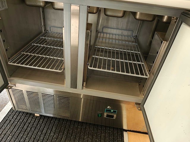 Pijpops - 2000 - apg5500f - foodtruck - afbeelding 14 van  49
