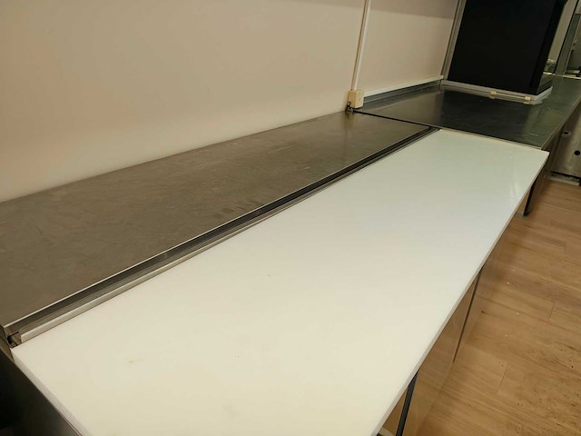 Pijpops - 2000 - apg5500f - foodtruck - afbeelding 20 van  49
