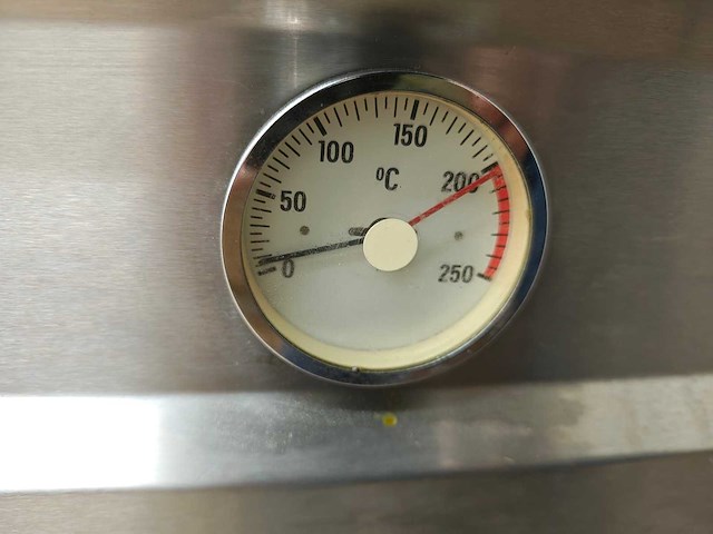Pijpops - 2000 - apg5500f - foodtruck - afbeelding 24 van  49