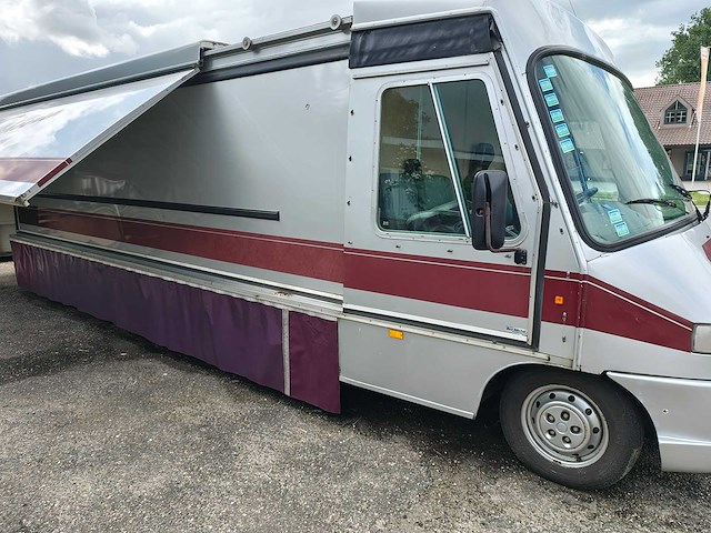 Pijpops - 2000 - apg5500f - foodtruck - afbeelding 39 van  49