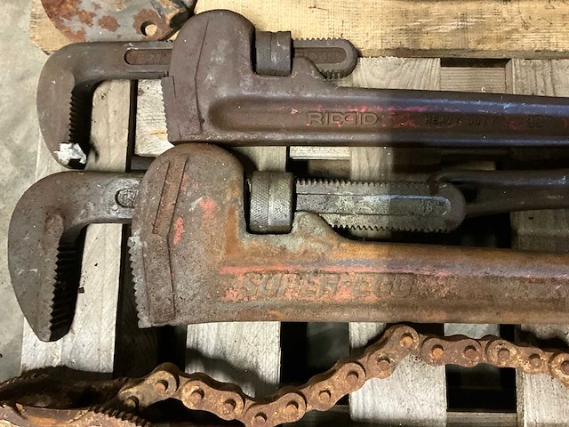 Pijptangen "pipe wrenches and chain tongs" - afbeelding 3 van  5