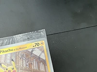 Pikachu at the museum promo-pokémon-kaart (in groot formaat) - afbeelding 2 van  8