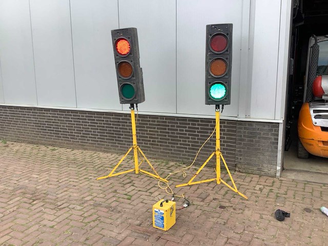 Pike muti verkeerslichten - afbeelding 1 van  7