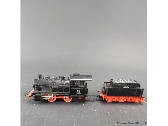 Piko h0 stoomlocomotief (schaal 1:87) met sleeptender, gedecoreerd in een fictieve ns-uitvoering met bedrijfsnummer 98002 - afbeelding 2 van  5
