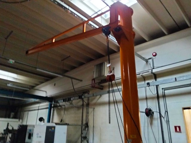 Pillar jib kraan - afbeelding 1 van  3