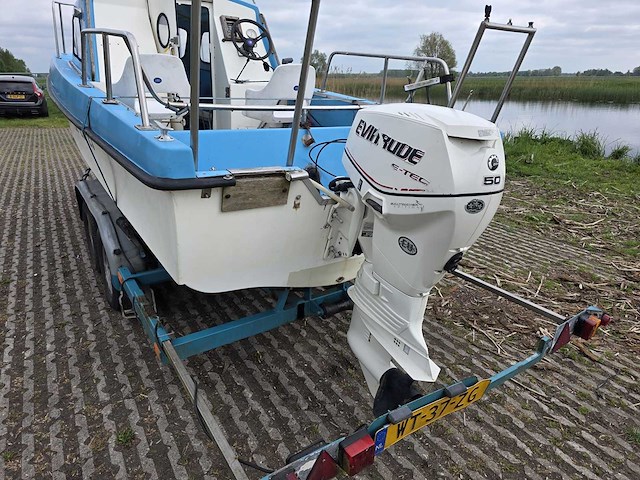 Pilot - zeewaardig - visboot met trailer en 50 pk evinrude etec - afbeelding 4 van  44