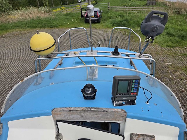 Pilot - zeewaardig - visboot met trailer en 50 pk evinrude etec - afbeelding 12 van  44
