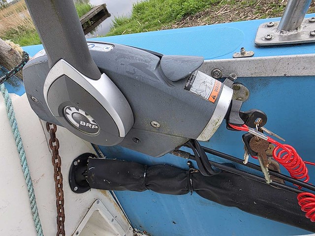 Pilot - zeewaardig - visboot met trailer en 50 pk evinrude etec - afbeelding 17 van  44