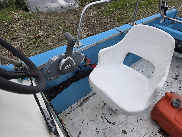 Pilot - zeewaardig - visboot met trailer en 50 pk evinrude etec - afbeelding 19 van  44
