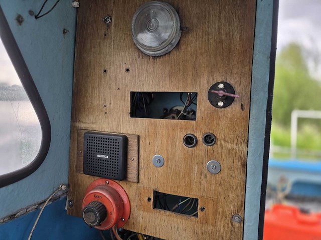 Pilot - zeewaardig - visboot met trailer en 50 pk evinrude etec - afbeelding 20 van  44
